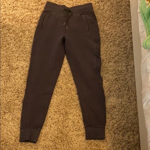 Lululemon sweatpants. Worn 1-2 times! New!